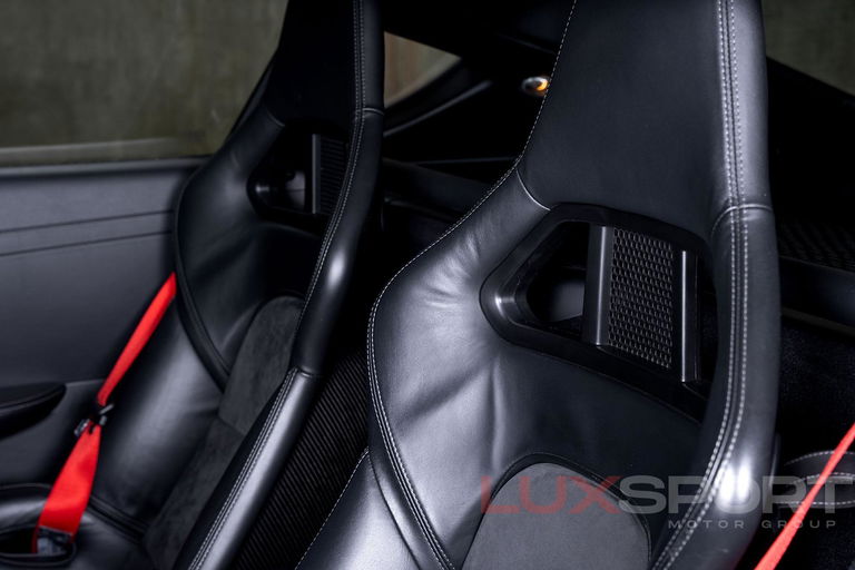 Porsche 987 Cayman R