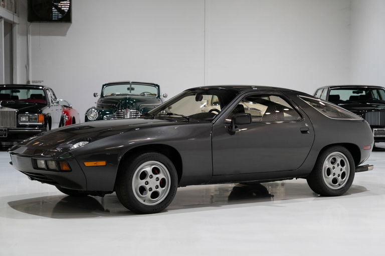 Porsche 928