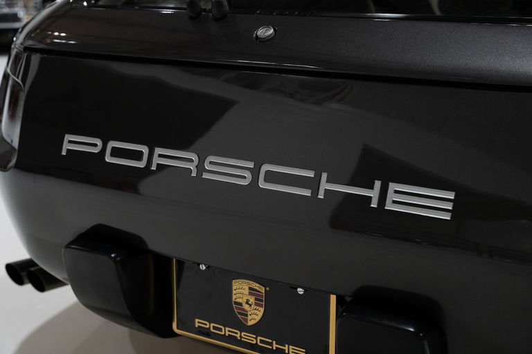 Porsche 928