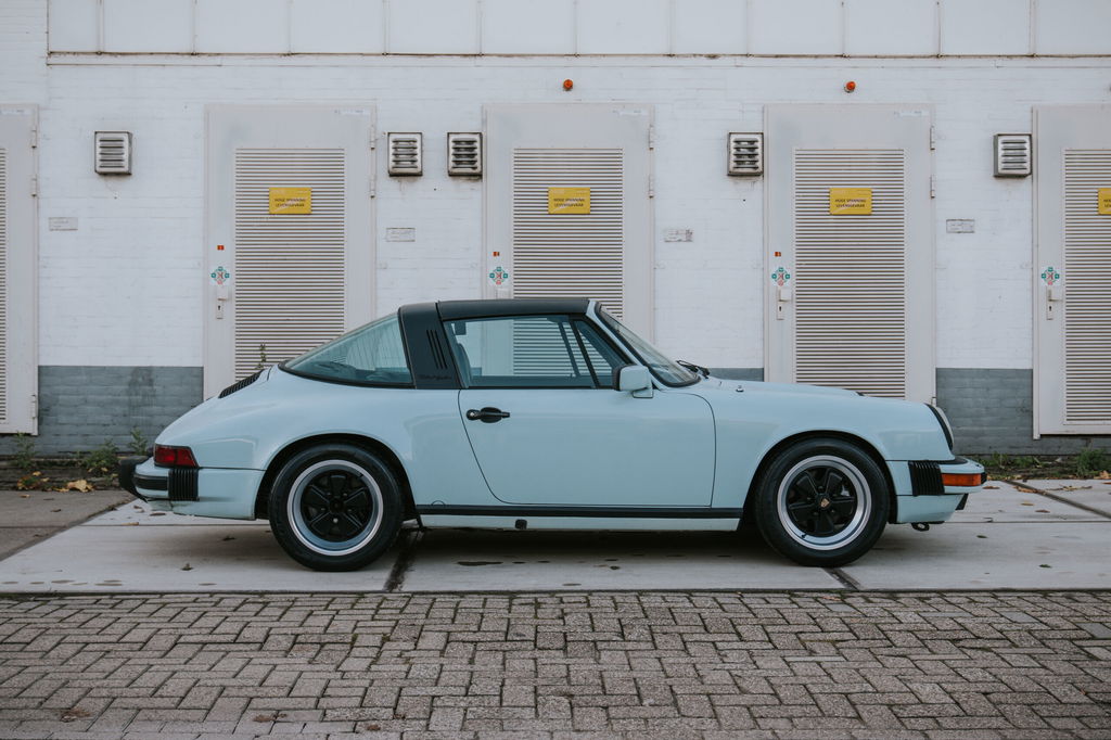 Porsche 911 Carrera 3.2 (US)