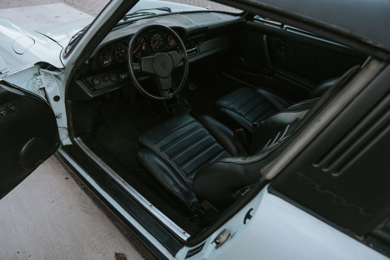 Porsche 911 Carrera 3.2 (US)