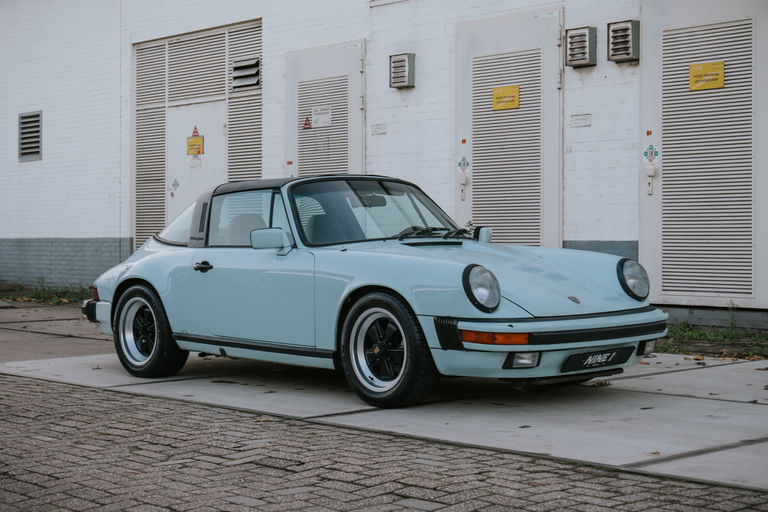 Porsche 911 Carrera 3.2 