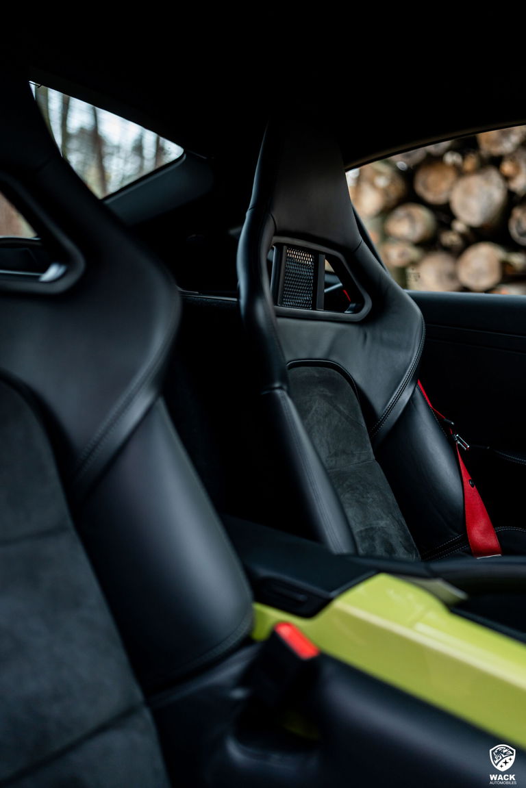 Porsche 987 Cayman R