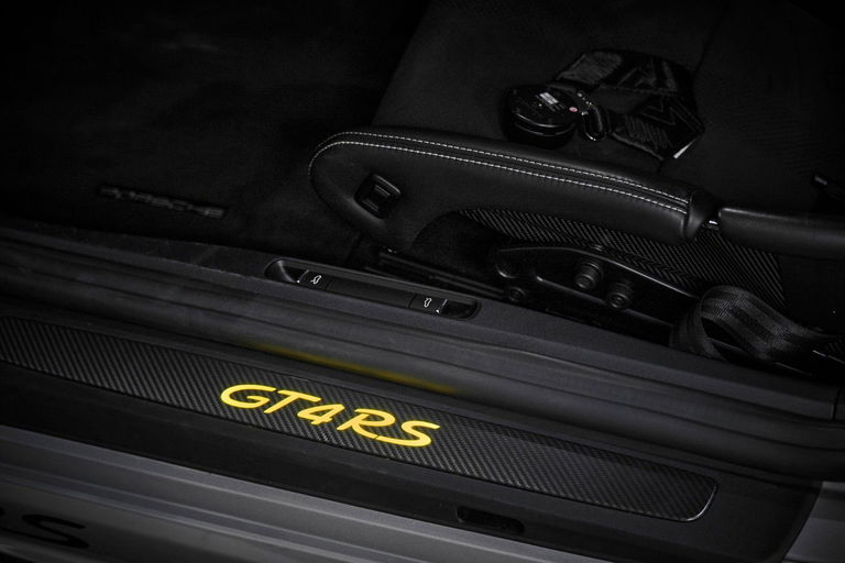 Porsche 718 Cayman GT4 RS