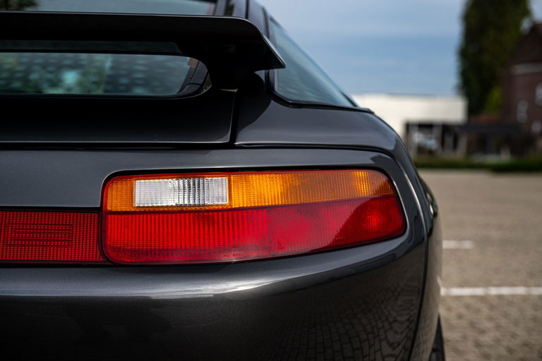 Porsche 928 GTS