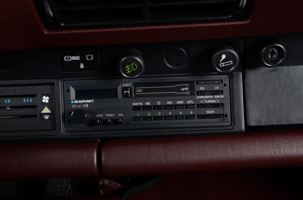 Porsche 911 Carrera 3.2 (US)