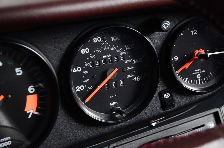 Porsche 911 Carrera 3.2 (US)