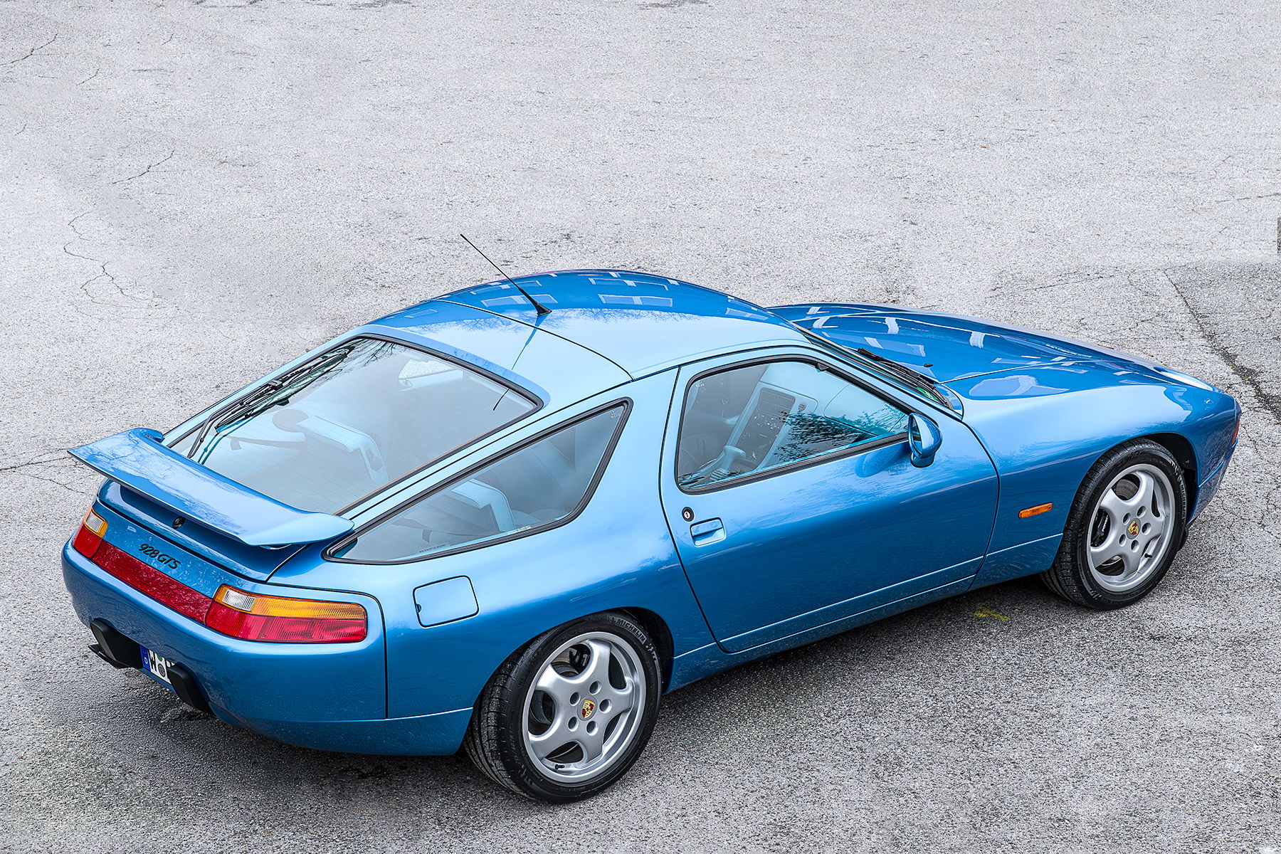 Porsche 928 GTS 1992 - elferspot.com - Marketplace for