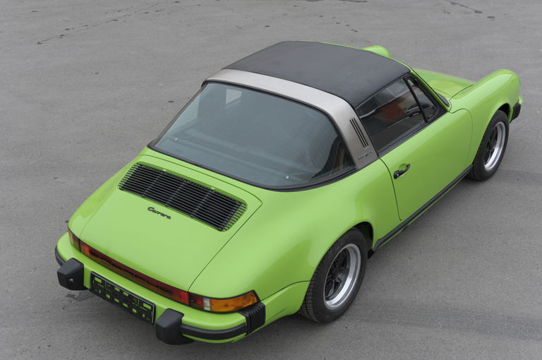 Porsche 911 Carrera 2.7