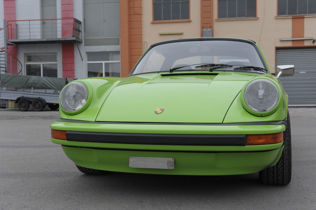 Porsche 911 Carrera 2.7