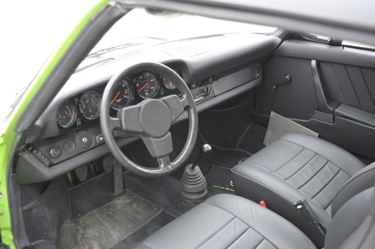 Porsche 911 Carrera 2.7