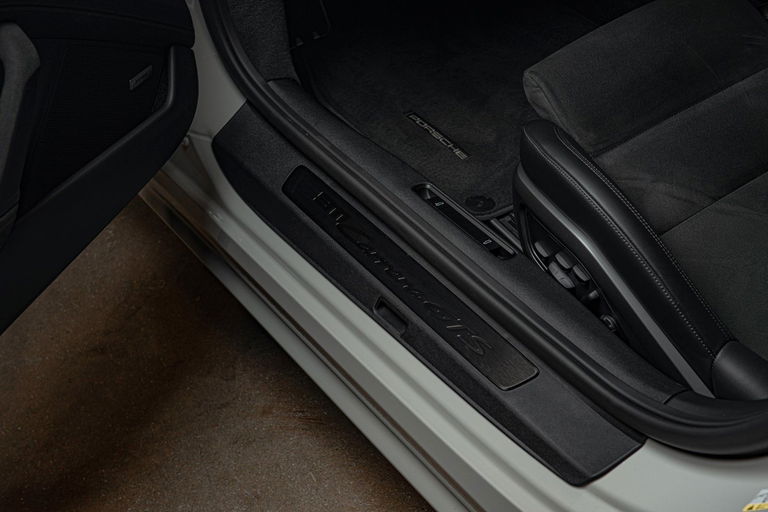 Porsche 992 Carrera GTS