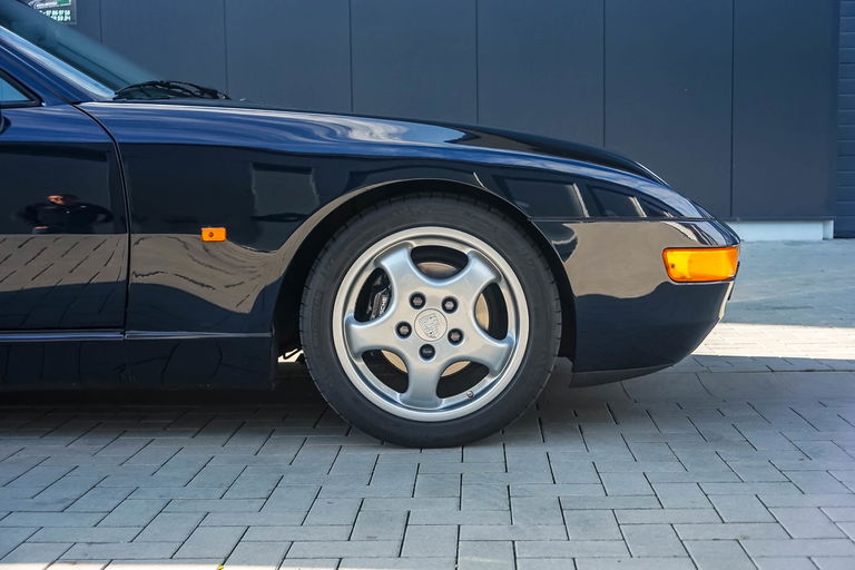 Porsche 968