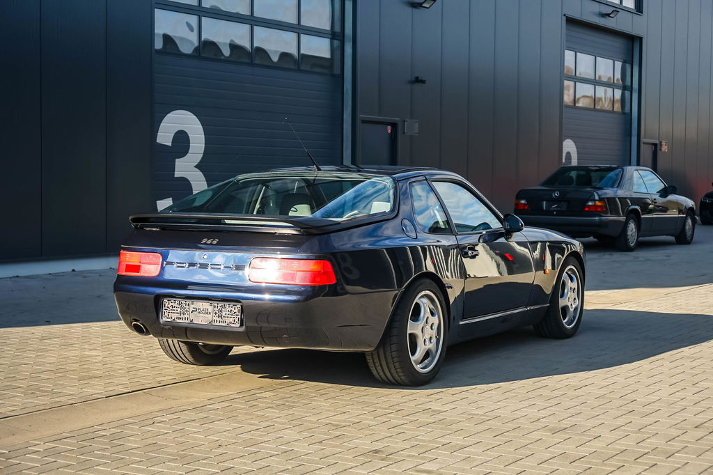 Porsche 968