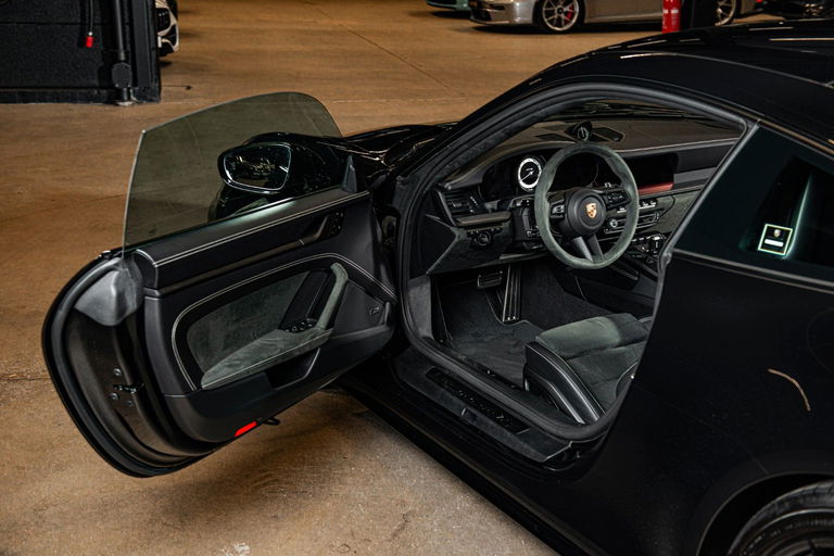 Porsche 992 Carrera 4 GTS