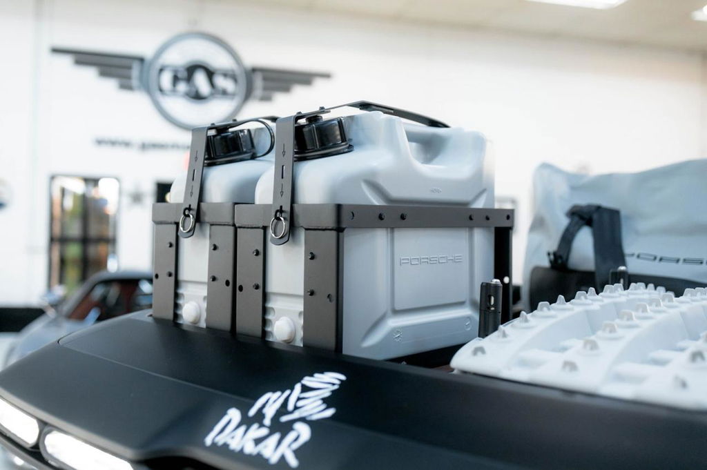Porsche 911 Dakar