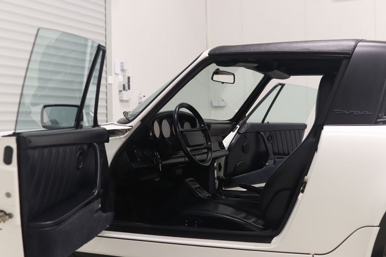 Porsche 964 Carrera 4