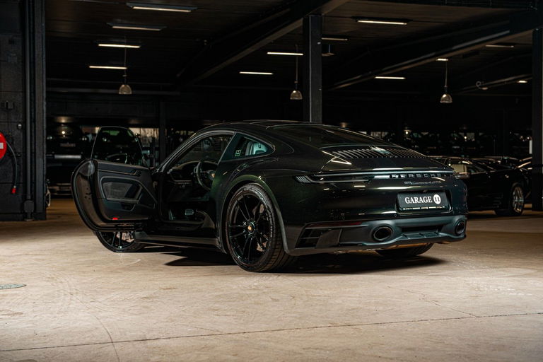 Porsche 992 Carrera 4 GTS