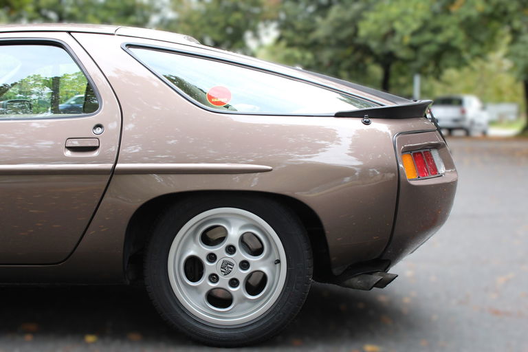 Porsche 928 S