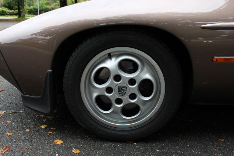 Porsche 928 S