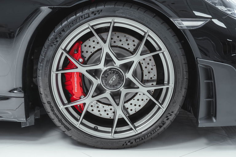 Porsche 718 Cayman GT4 RS