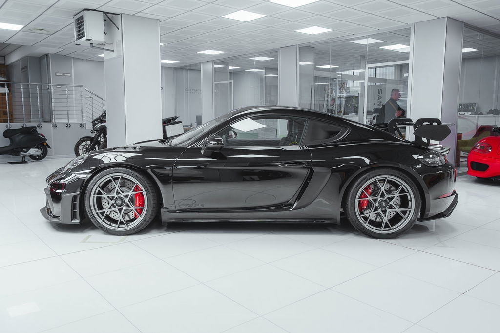 Porsche 718 Cayman GT4 RS