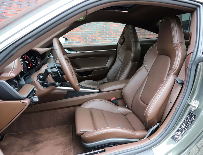 Porsche 992 Carrera 4S