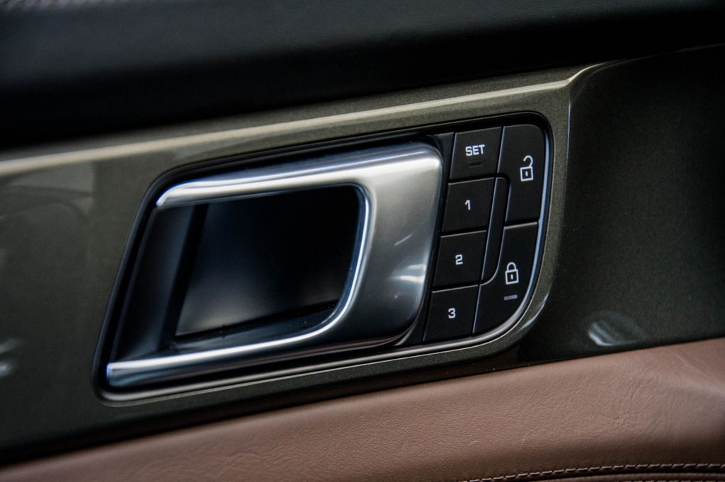 Porsche Panamera 4 E-Hybrid