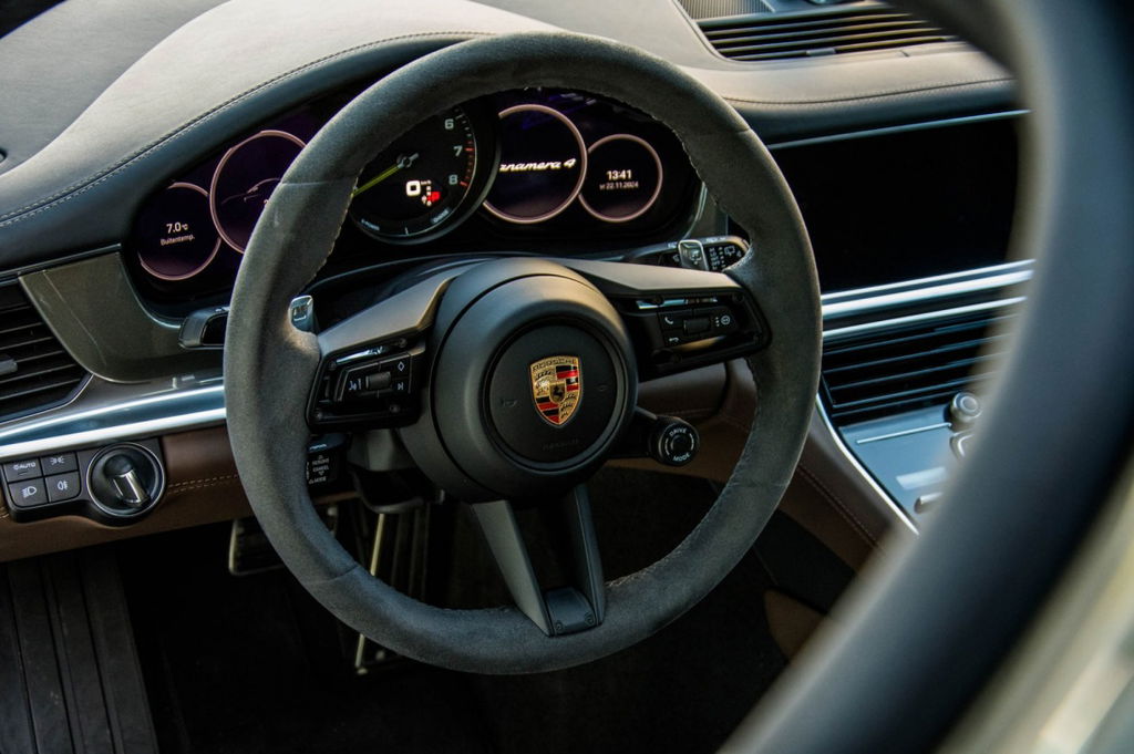 Porsche Panamera 4 E-Hybrid