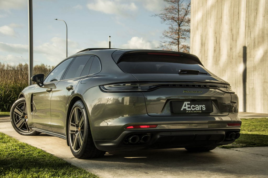 Porsche Panamera 4 E-Hybrid