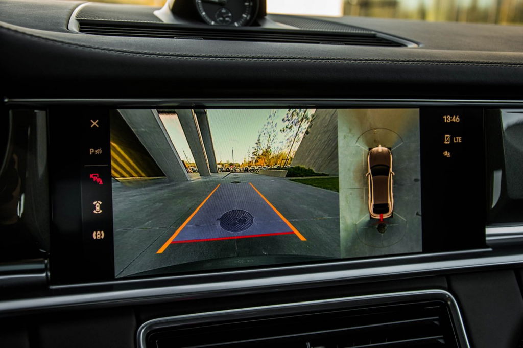 Porsche Panamera 4 E-Hybrid