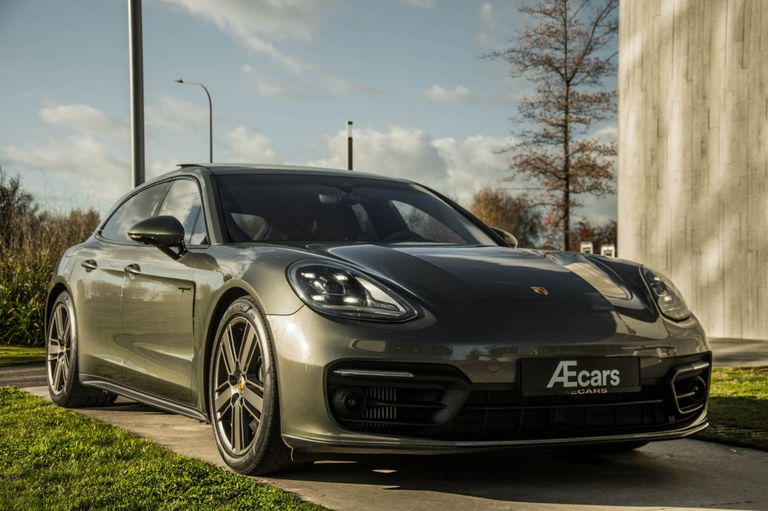 Porsche Panamera 4 E-Hybrid