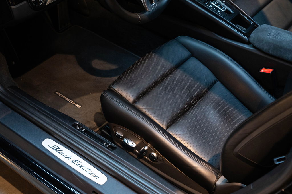 Porsche 991 Carrera Black Edition