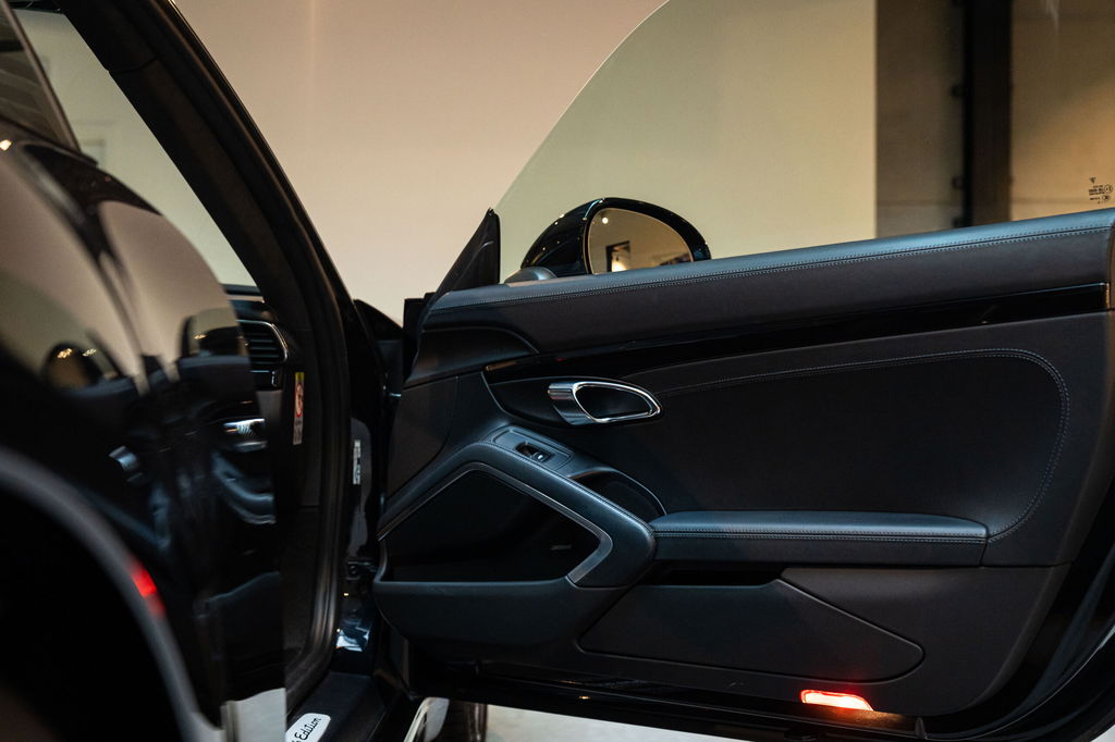 Porsche 991 Carrera Black Edition