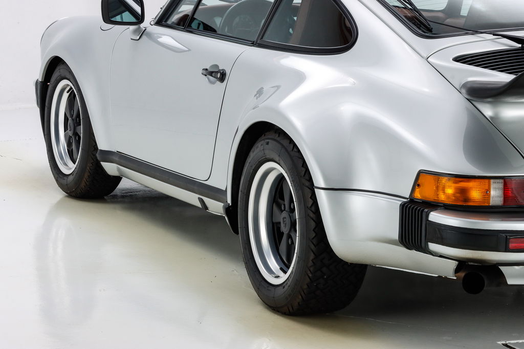 Porsche 911 Turbo 3.0 (US)