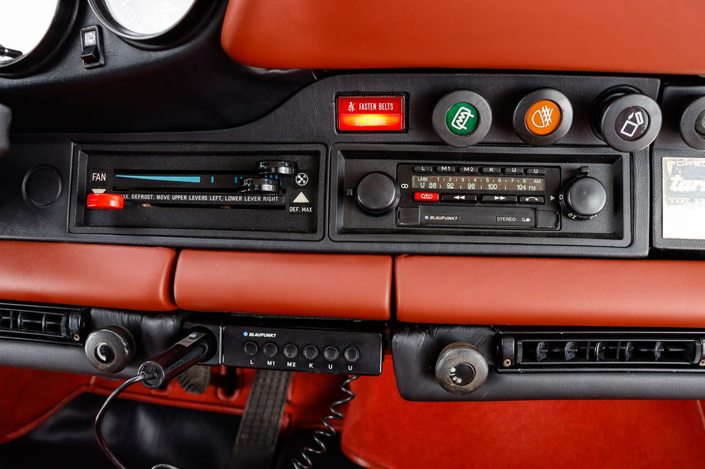 Porsche 911 Turbo 3.0 (US)