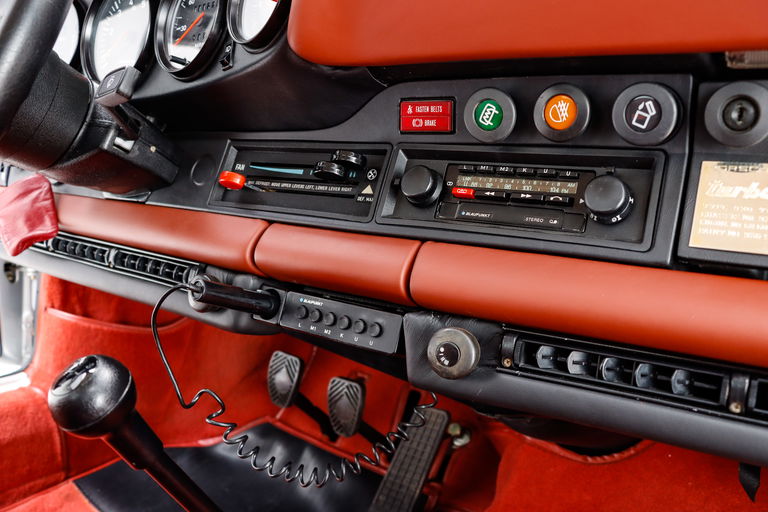 Porsche 911 Turbo 3.0 (US)