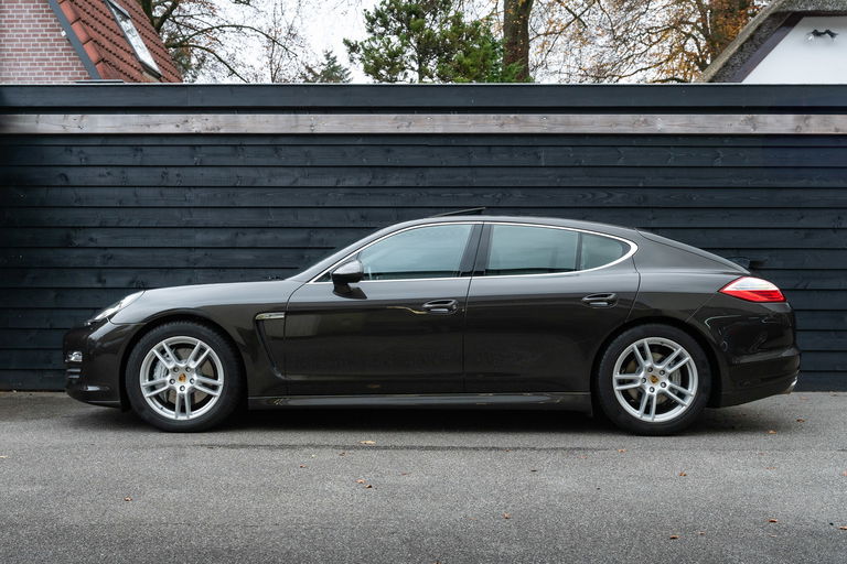 Porsche Panamera 4S