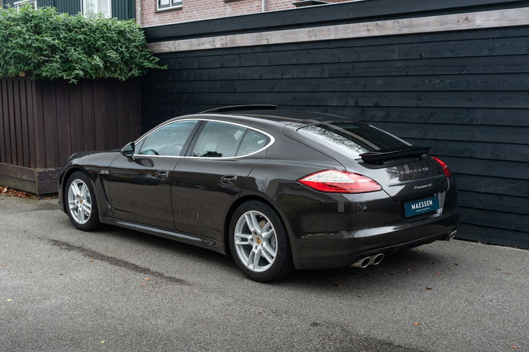 Porsche Panamera 4S