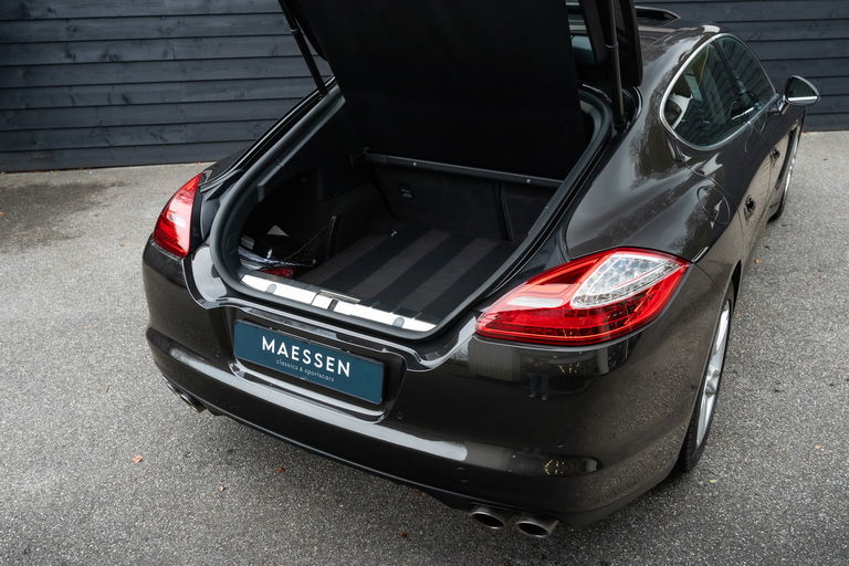 Porsche Panamera 4S