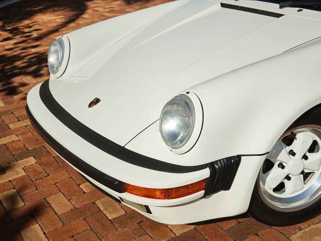 Porsche 911 Carrera 3.2 Speedster (US)