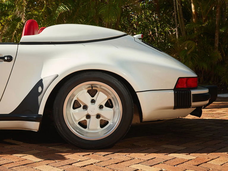 Porsche 911 Carrera 3.2 Speedster (US)