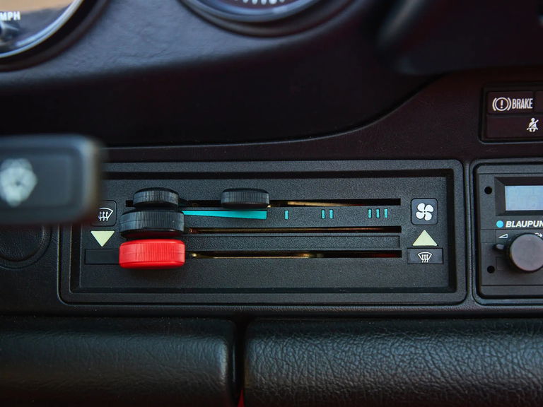 Porsche 911 Carrera 3.2 Speedster (US)