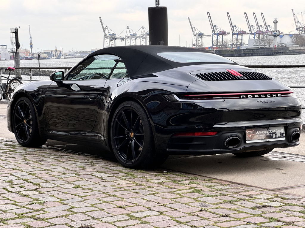 Porsche 992 Carrera
