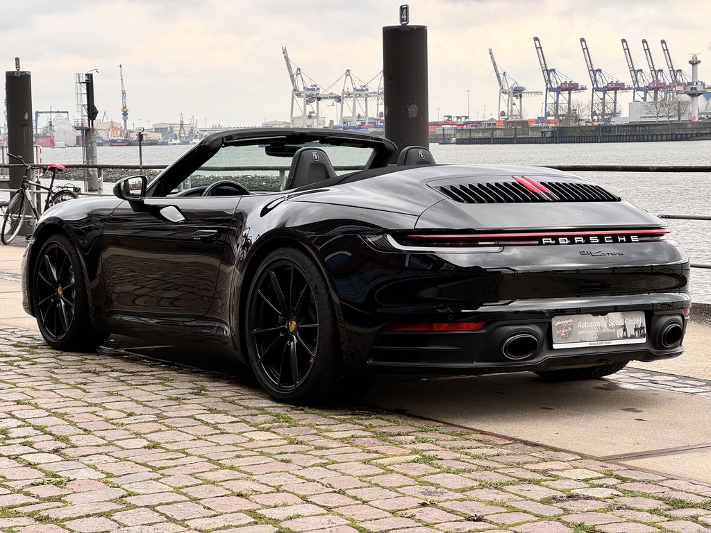 Porsche 992 Carrera