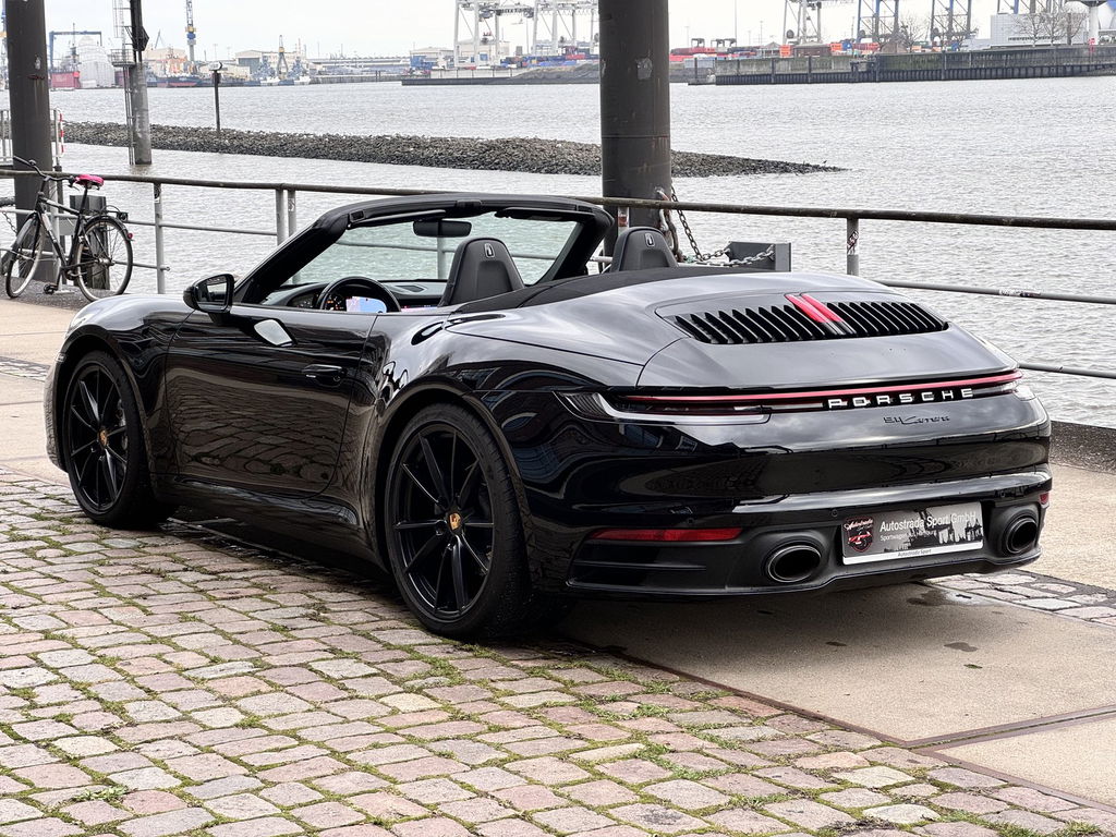 Porsche 992 Carrera
