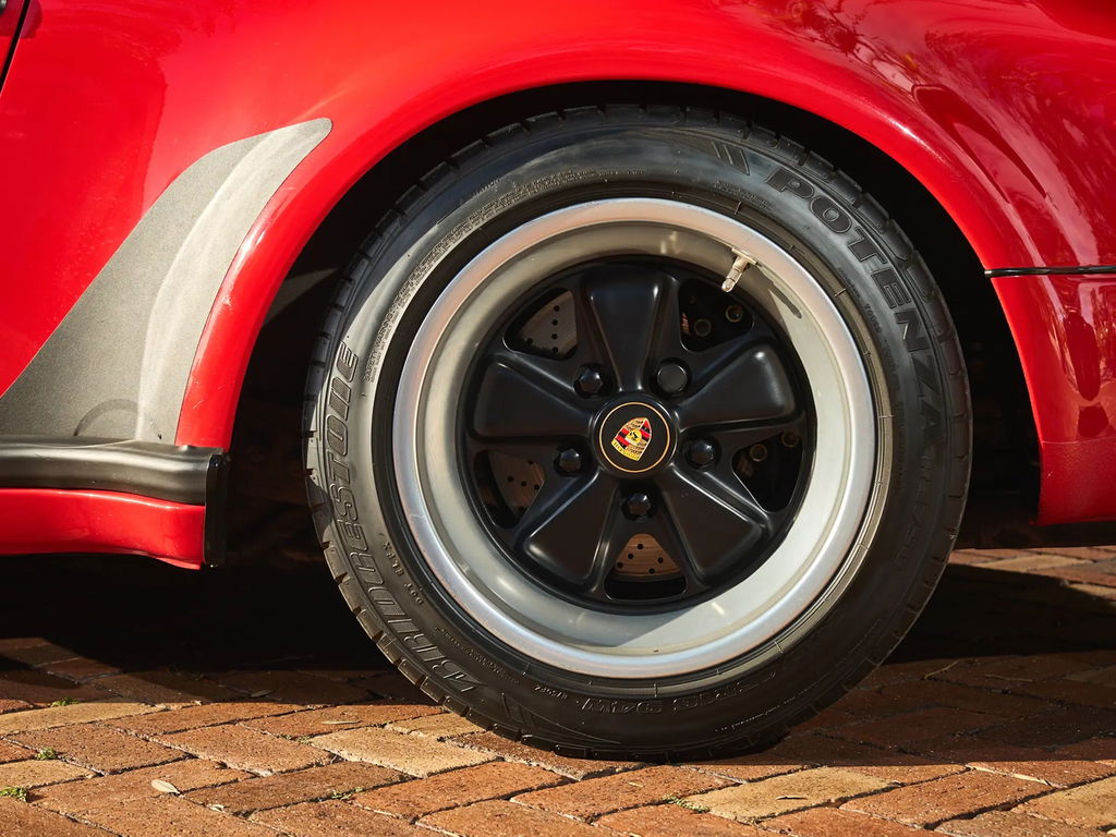 Porsche 911 Turbo 3.3 (US)