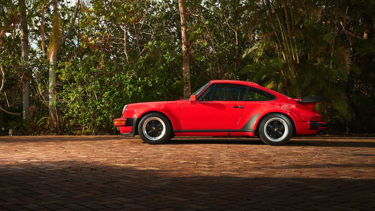 Porsche 911 Turbo 3.3 (US)