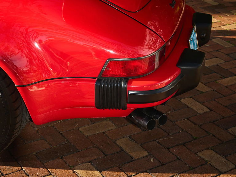 Porsche 911 Turbo 3.3 (US)