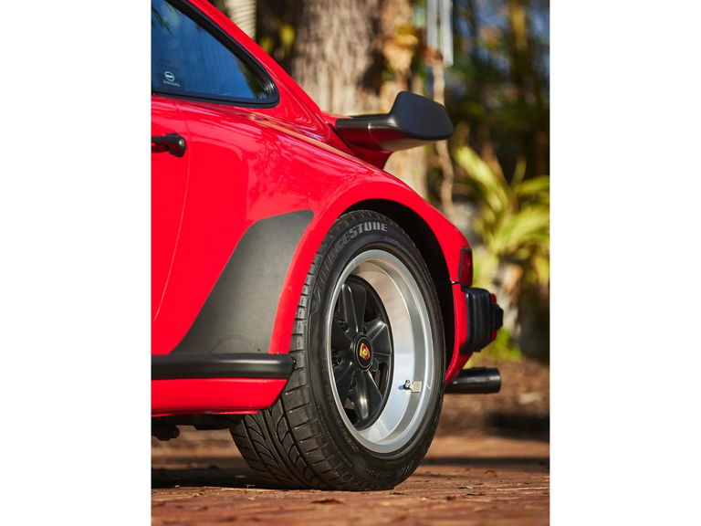 Porsche 911 Turbo 3.3 (US)